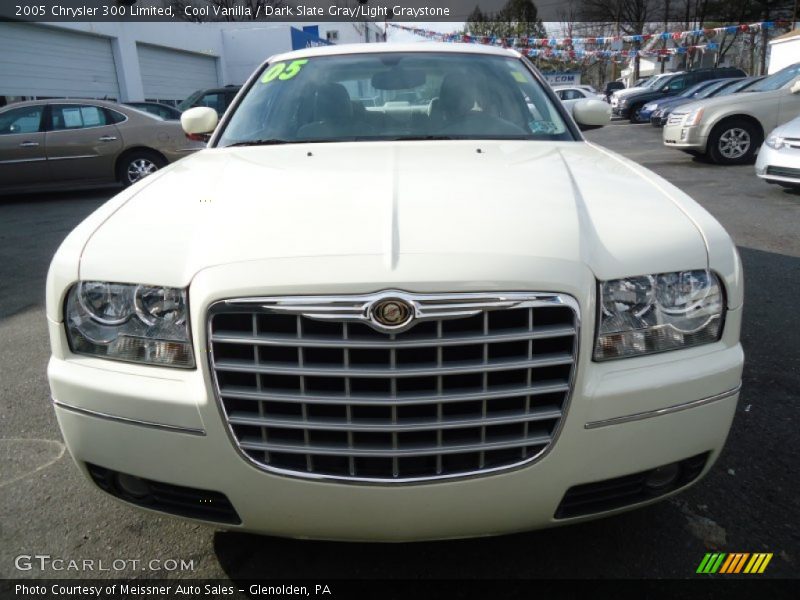 Cool Vanilla / Dark Slate Gray/Light Graystone 2005 Chrysler 300 Limited