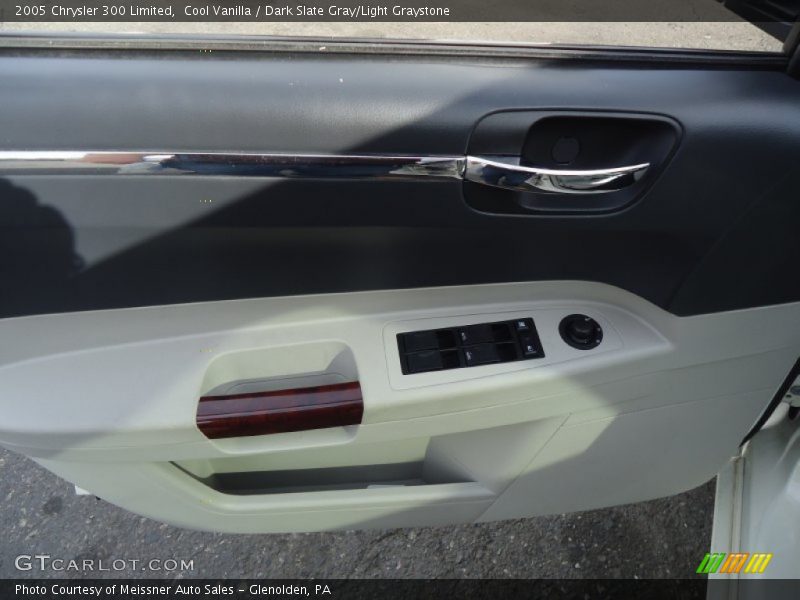 Cool Vanilla / Dark Slate Gray/Light Graystone 2005 Chrysler 300 Limited