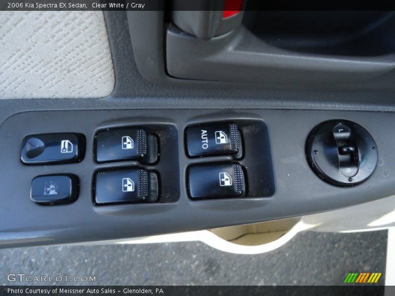 Clear White / Gray 2006 Kia Spectra EX Sedan