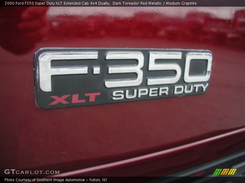  2000 F350 Super Duty XLT Extended Cab 4x4 Dually Logo