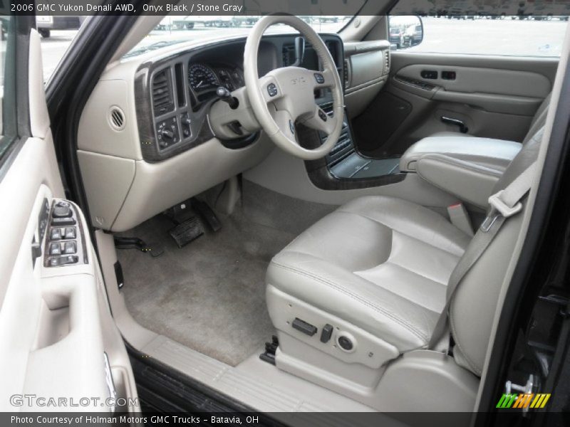 Onyx Black / Stone Gray 2006 GMC Yukon Denali AWD