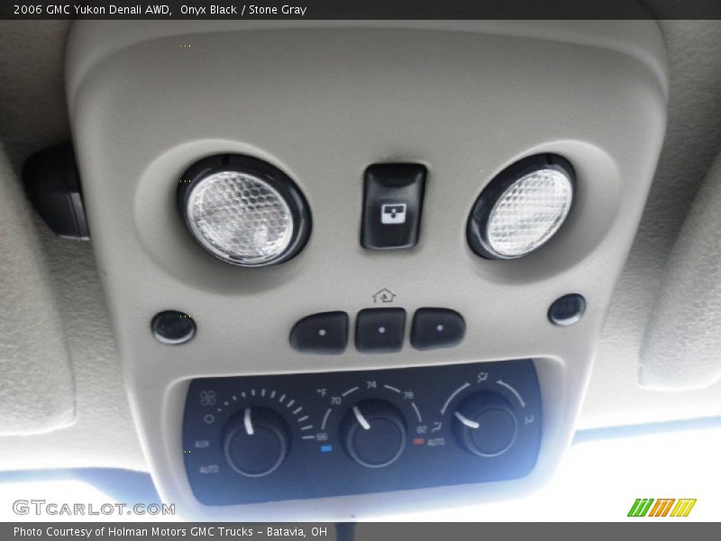 Onyx Black / Stone Gray 2006 GMC Yukon Denali AWD