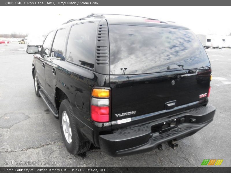 Onyx Black / Stone Gray 2006 GMC Yukon Denali AWD
