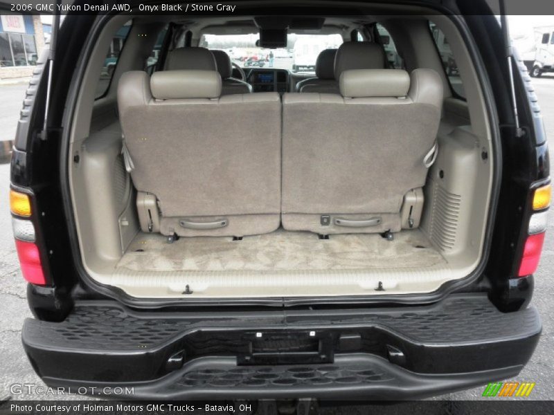 Onyx Black / Stone Gray 2006 GMC Yukon Denali AWD