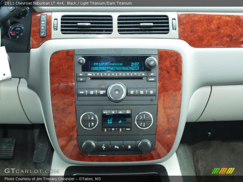 Black / Light Titanium/Dark Titanium 2011 Chevrolet Suburban LT 4x4
