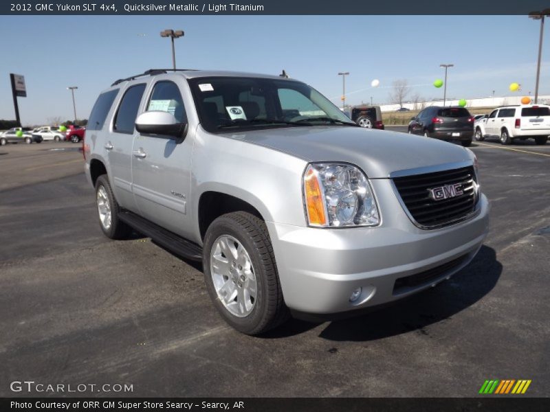 Front 3/4 View of 2012 Yukon SLT 4x4