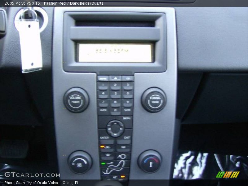 Passion Red / Dark Beige/Quartz 2005 Volvo V50 T5