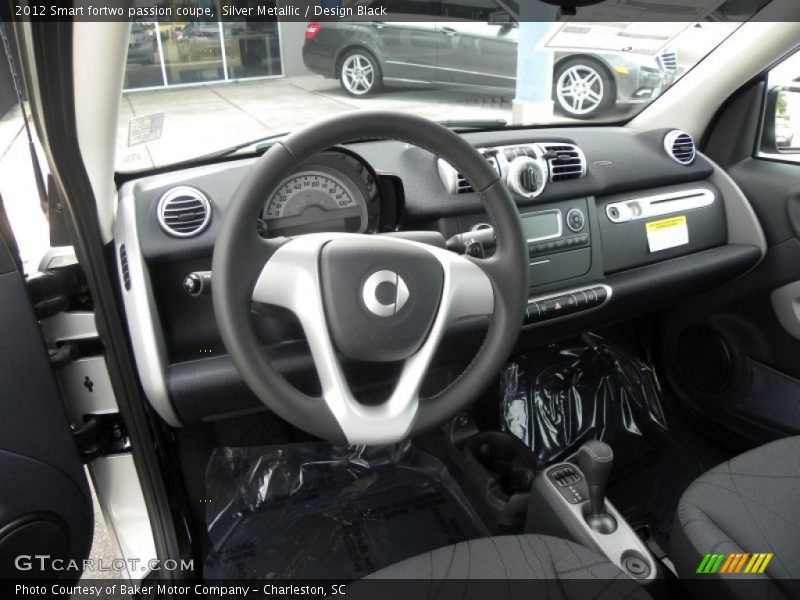 Silver Metallic / Design Black 2012 Smart fortwo passion coupe