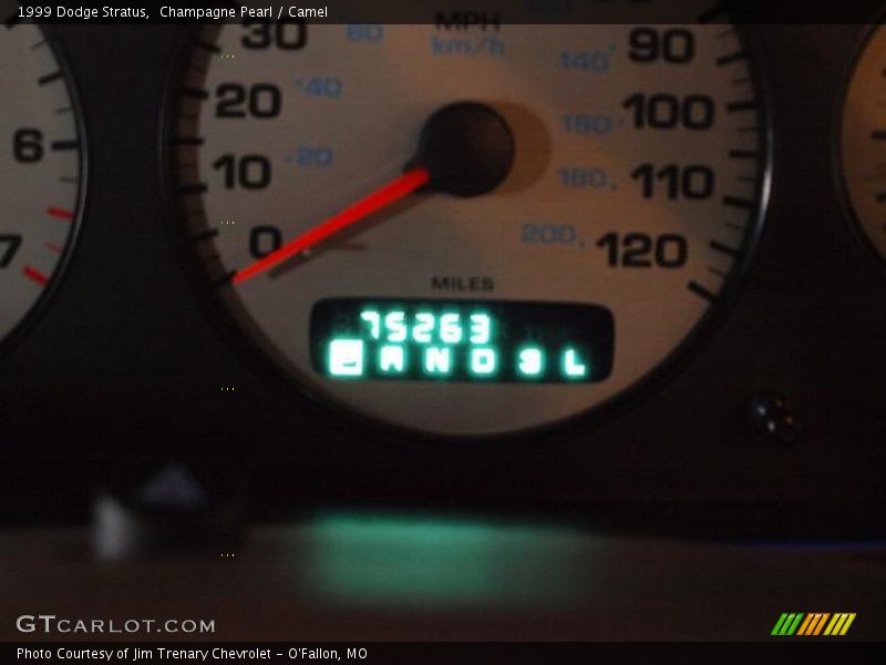 Champagne Pearl / Camel 1999 Dodge Stratus