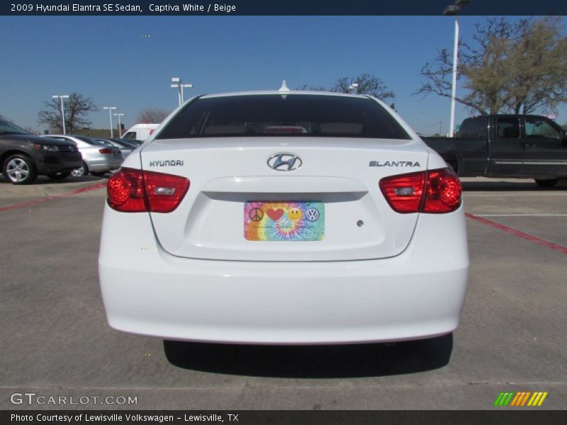 Captiva White / Beige 2009 Hyundai Elantra SE Sedan