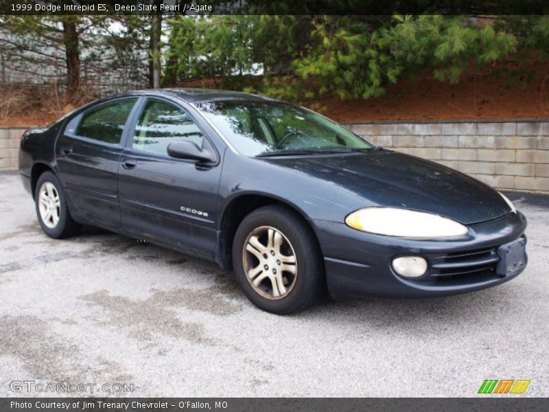 Front 3/4 View of 1999 Intrepid ES