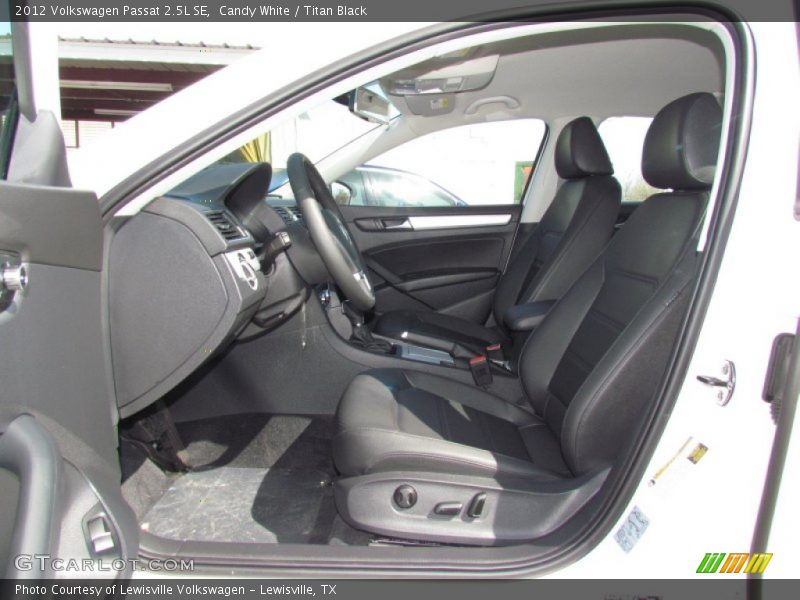 Candy White / Titan Black 2012 Volkswagen Passat 2.5L SE