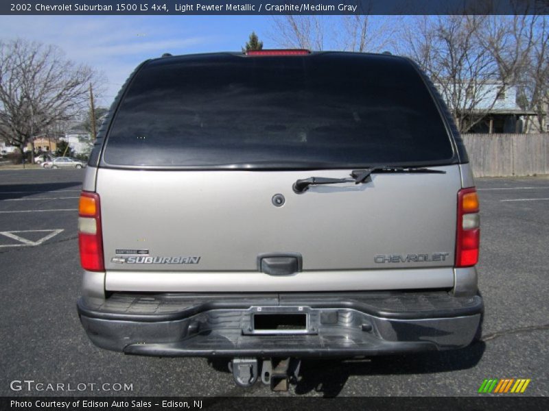 Light Pewter Metallic / Graphite/Medium Gray 2002 Chevrolet Suburban 1500 LS 4x4