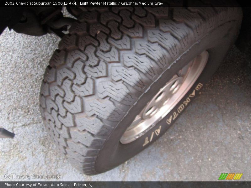 Light Pewter Metallic / Graphite/Medium Gray 2002 Chevrolet Suburban 1500 LS 4x4
