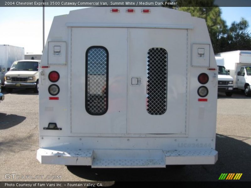 Summit White / Medium Dark Pewter 2004 Chevrolet Express 3500 Cutaway Commercial Van