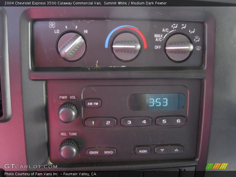Summit White / Medium Dark Pewter 2004 Chevrolet Express 3500 Cutaway Commercial Van