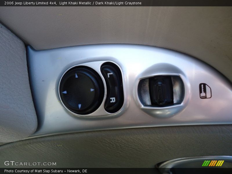 Light Khaki Metallic / Dark Khaki/Light Graystone 2006 Jeep Liberty Limited 4x4
