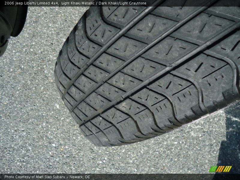 Light Khaki Metallic / Dark Khaki/Light Graystone 2006 Jeep Liberty Limited 4x4