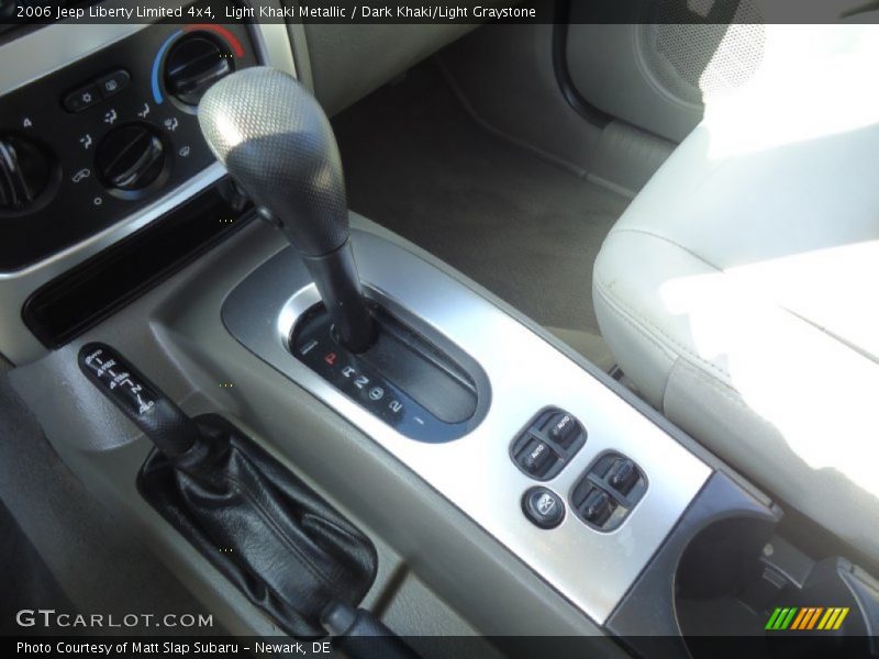 Light Khaki Metallic / Dark Khaki/Light Graystone 2006 Jeep Liberty Limited 4x4