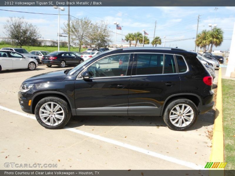 Deep Black Metallic / Black 2012 Volkswagen Tiguan SE