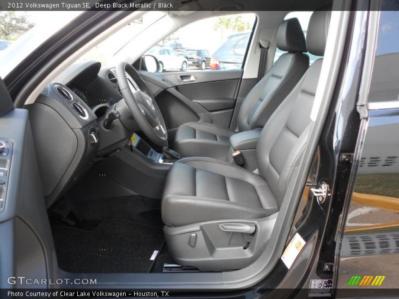 Deep Black Metallic / Black 2012 Volkswagen Tiguan SE