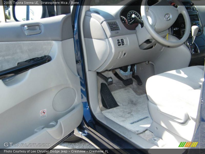 Stratosphere Mica / Stone 2005 Toyota Sienna LE