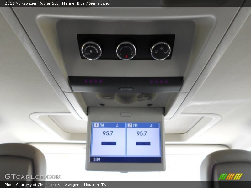 Mariner Blue / Sierra Sand 2012 Volkswagen Routan SEL