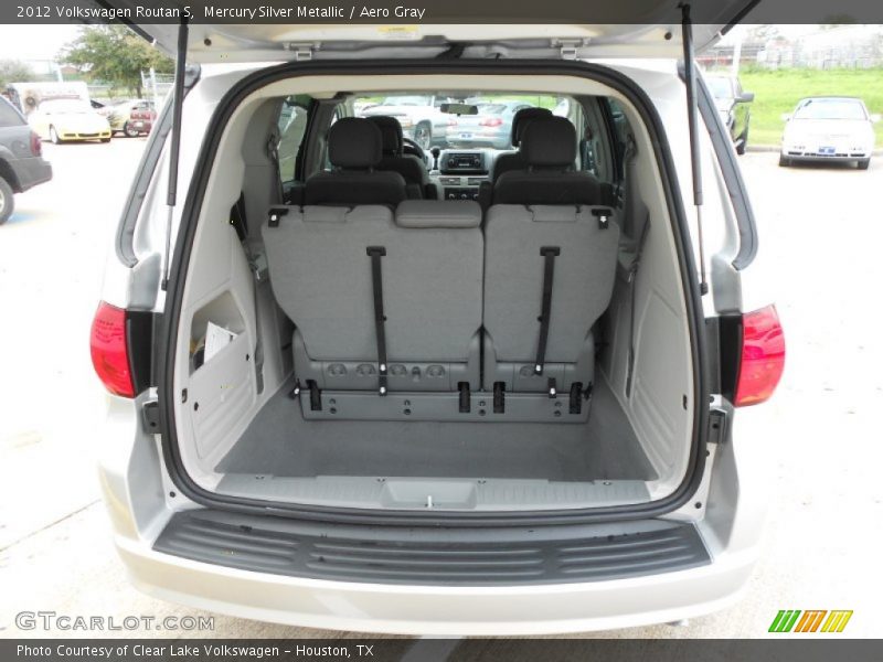  2012 Routan S Trunk