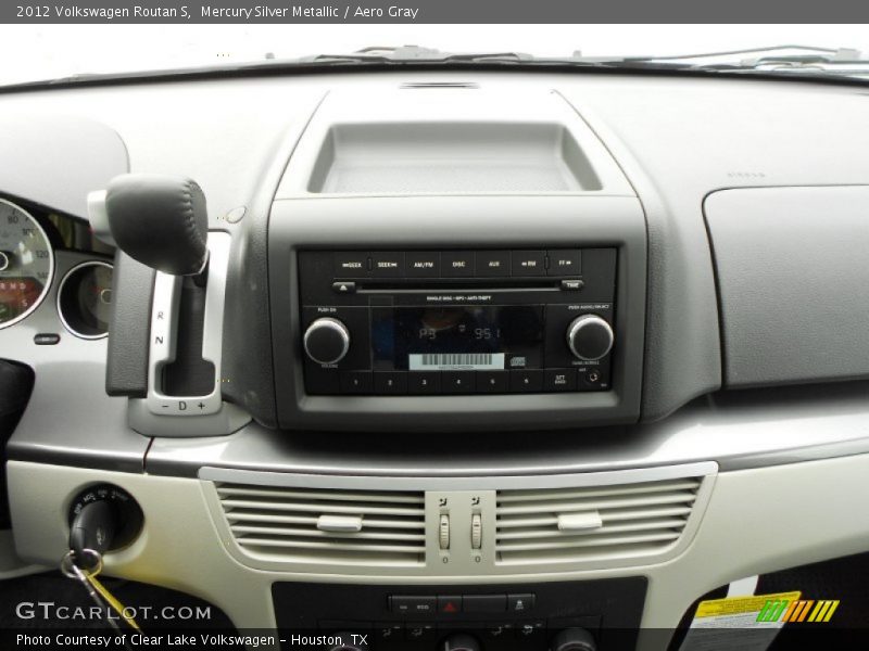 Mercury Silver Metallic / Aero Gray 2012 Volkswagen Routan S