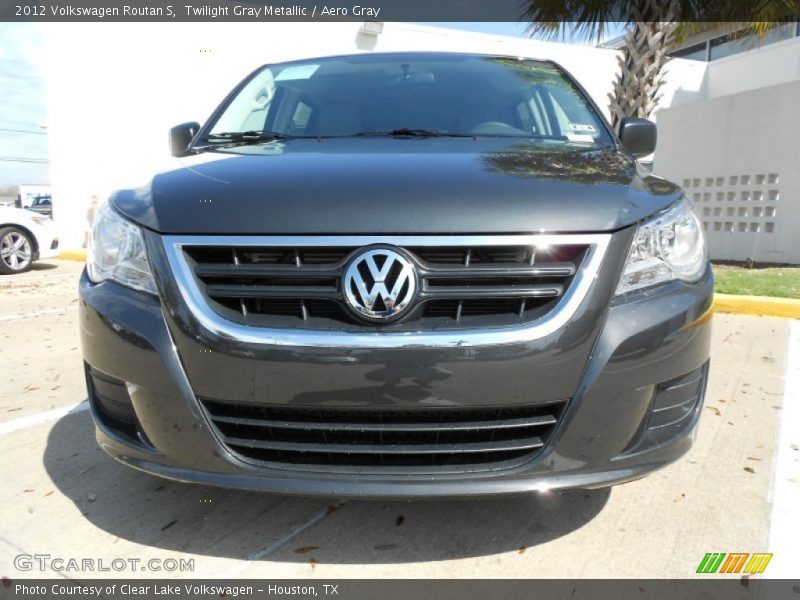 Twilight Gray Metallic / Aero Gray 2012 Volkswagen Routan S