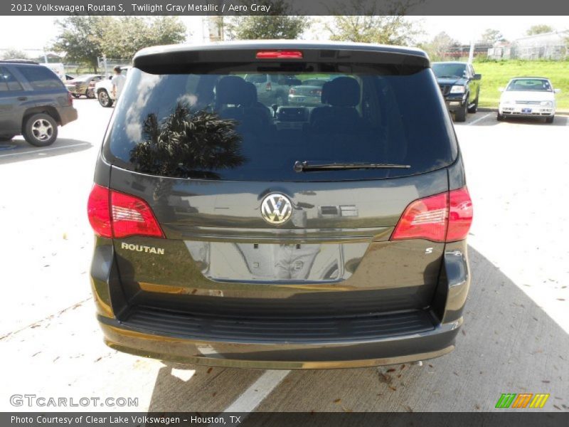 Twilight Gray Metallic / Aero Gray 2012 Volkswagen Routan S