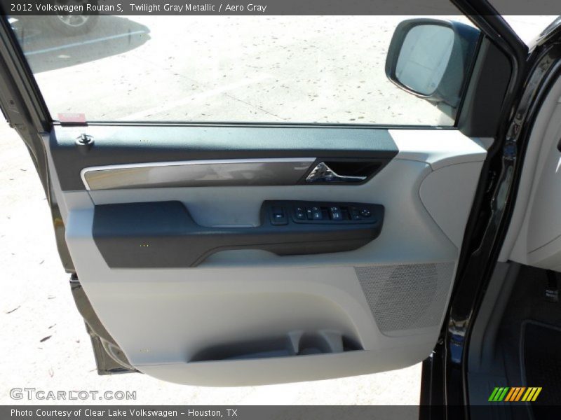 Twilight Gray Metallic / Aero Gray 2012 Volkswagen Routan S