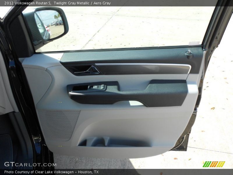 Twilight Gray Metallic / Aero Gray 2012 Volkswagen Routan S