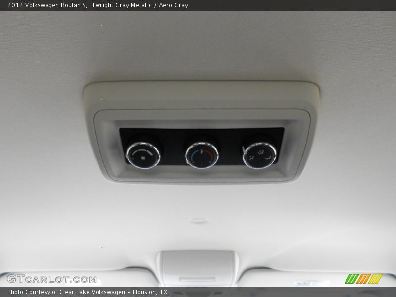 Twilight Gray Metallic / Aero Gray 2012 Volkswagen Routan S