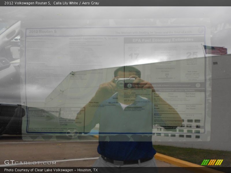 Calla Lily White / Aero Gray 2012 Volkswagen Routan S