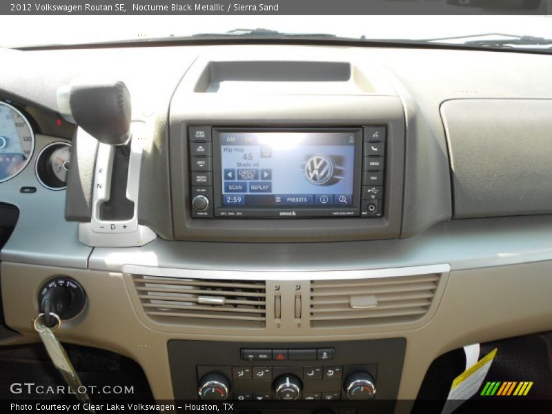 Nocturne Black Metallic / Sierra Sand 2012 Volkswagen Routan SE