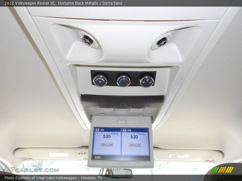 Nocturne Black Metallic / Sierra Sand 2012 Volkswagen Routan SE