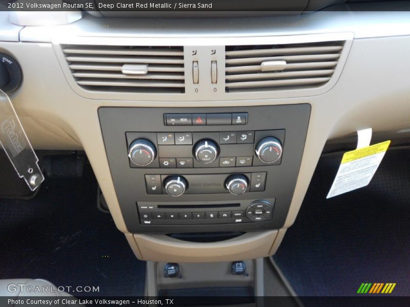 Deep Claret Red Metallic / Sierra Sand 2012 Volkswagen Routan SE