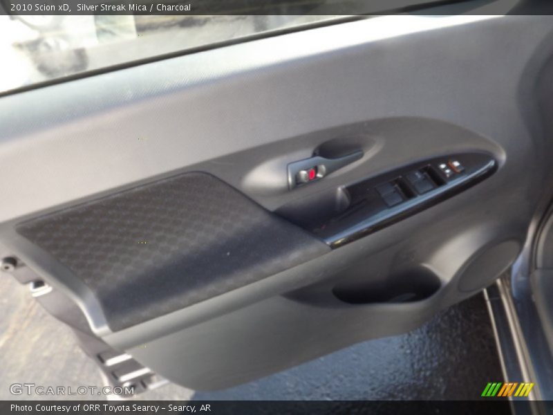Silver Streak Mica / Charcoal 2010 Scion xD