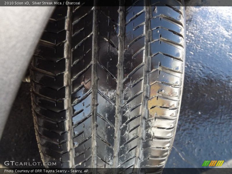 Silver Streak Mica / Charcoal 2010 Scion xD