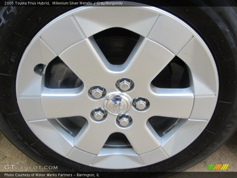 Millenium Silver Metallic / Gray/Burgundy 2005 Toyota Prius Hybrid