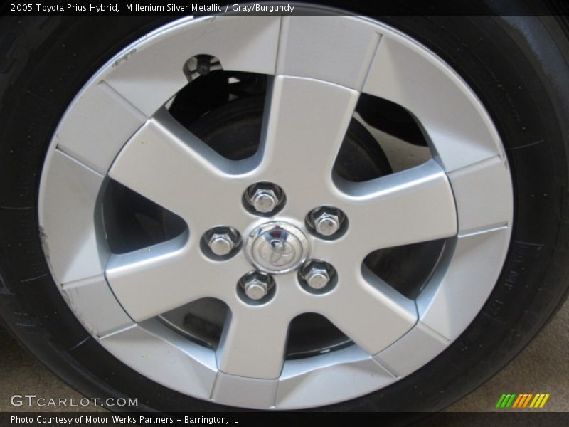 Millenium Silver Metallic / Gray/Burgundy 2005 Toyota Prius Hybrid