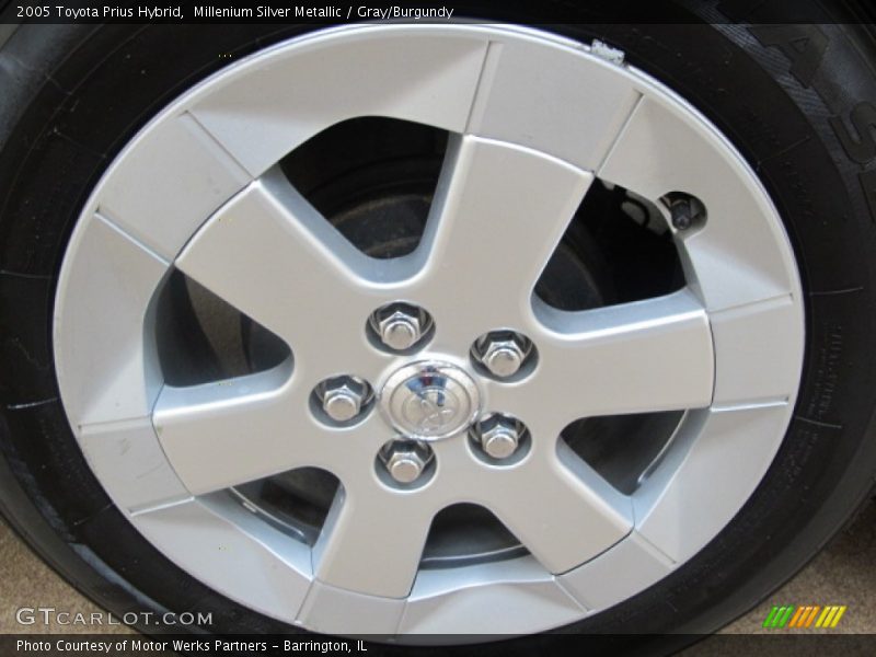 Millenium Silver Metallic / Gray/Burgundy 2005 Toyota Prius Hybrid
