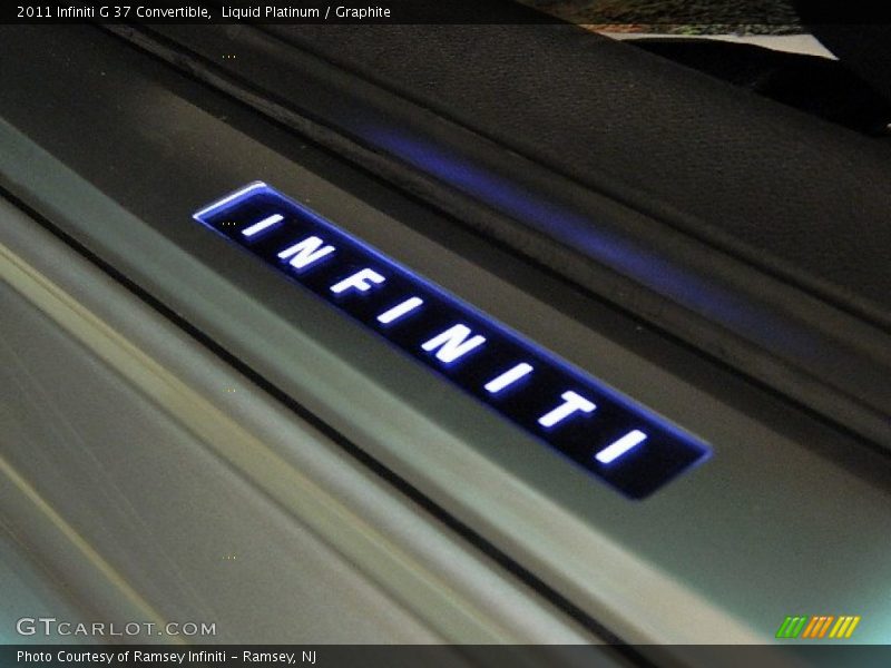 Liquid Platinum / Graphite 2011 Infiniti G 37 Convertible