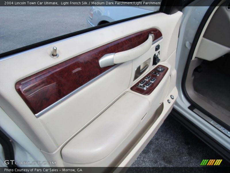 Door Panel of 2004 Town Car Ultimate