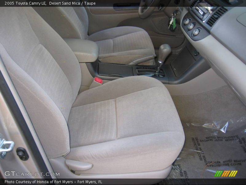Desert Sand Mica / Taupe 2005 Toyota Camry LE