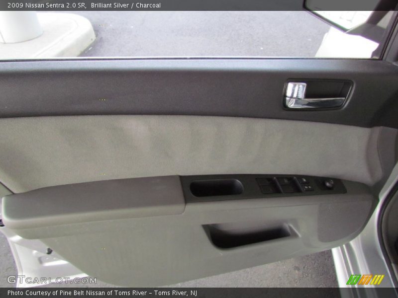 Brilliant Silver / Charcoal 2009 Nissan Sentra 2.0 SR