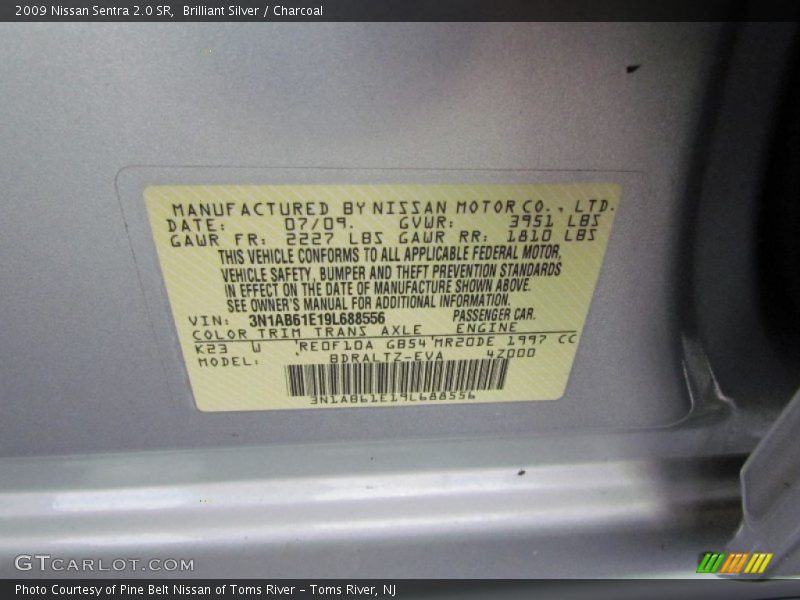 Brilliant Silver / Charcoal 2009 Nissan Sentra 2.0 SR