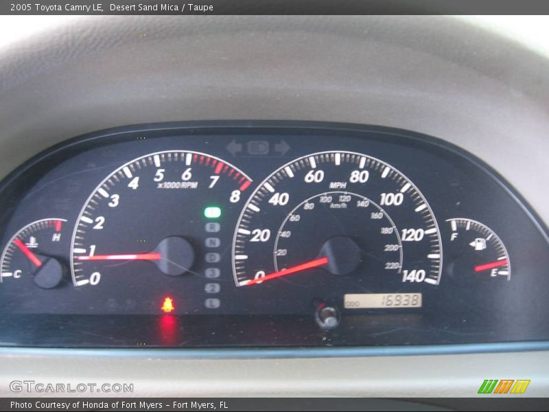 Desert Sand Mica / Taupe 2005 Toyota Camry LE