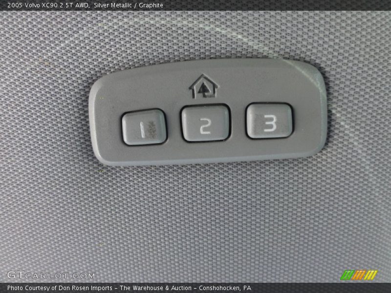 Silver Metallic / Graphite 2005 Volvo XC90 2.5T AWD